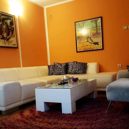 Shangri La Residence Ni Esterno foto