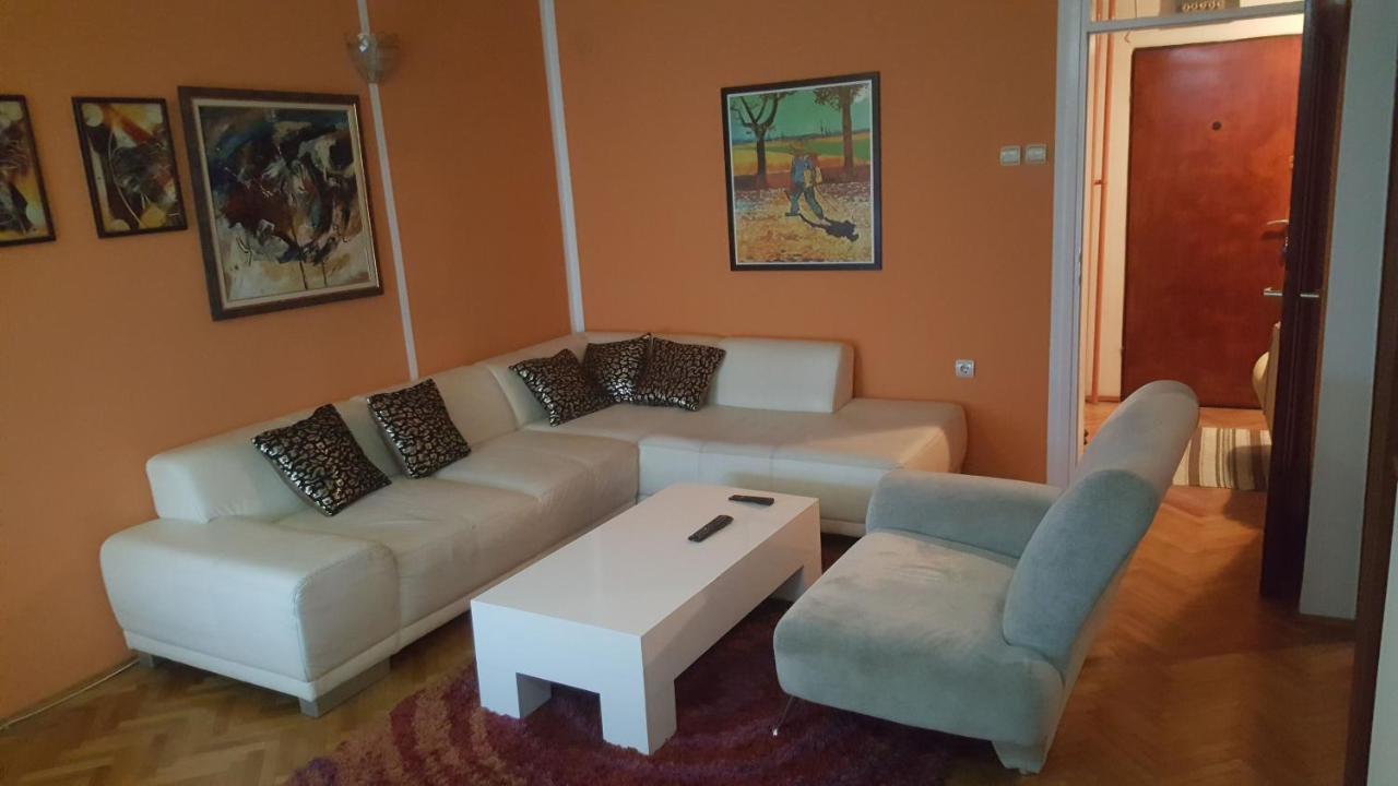 Shangri La Residence Ni Esterno foto